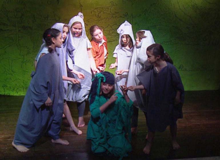 Foto aus dem Musical Tom und der Vogel des Glücks