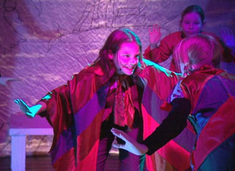 Foto aus dem Musical Tom und der Vogel des Glücks